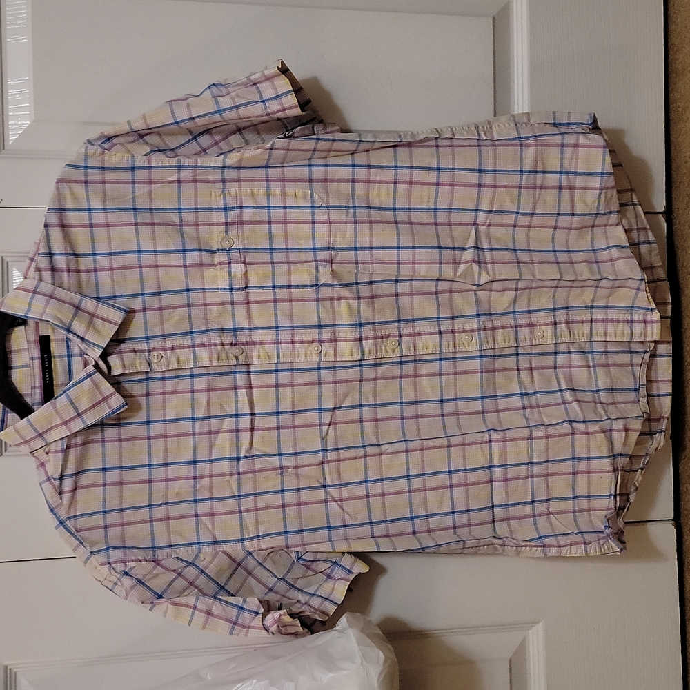 Mens Perry Ellis short sleeve button-up - L